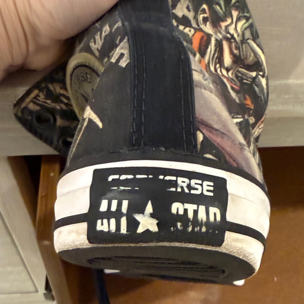 Converse Black and White Graphic high tops - Picture 3 of 12